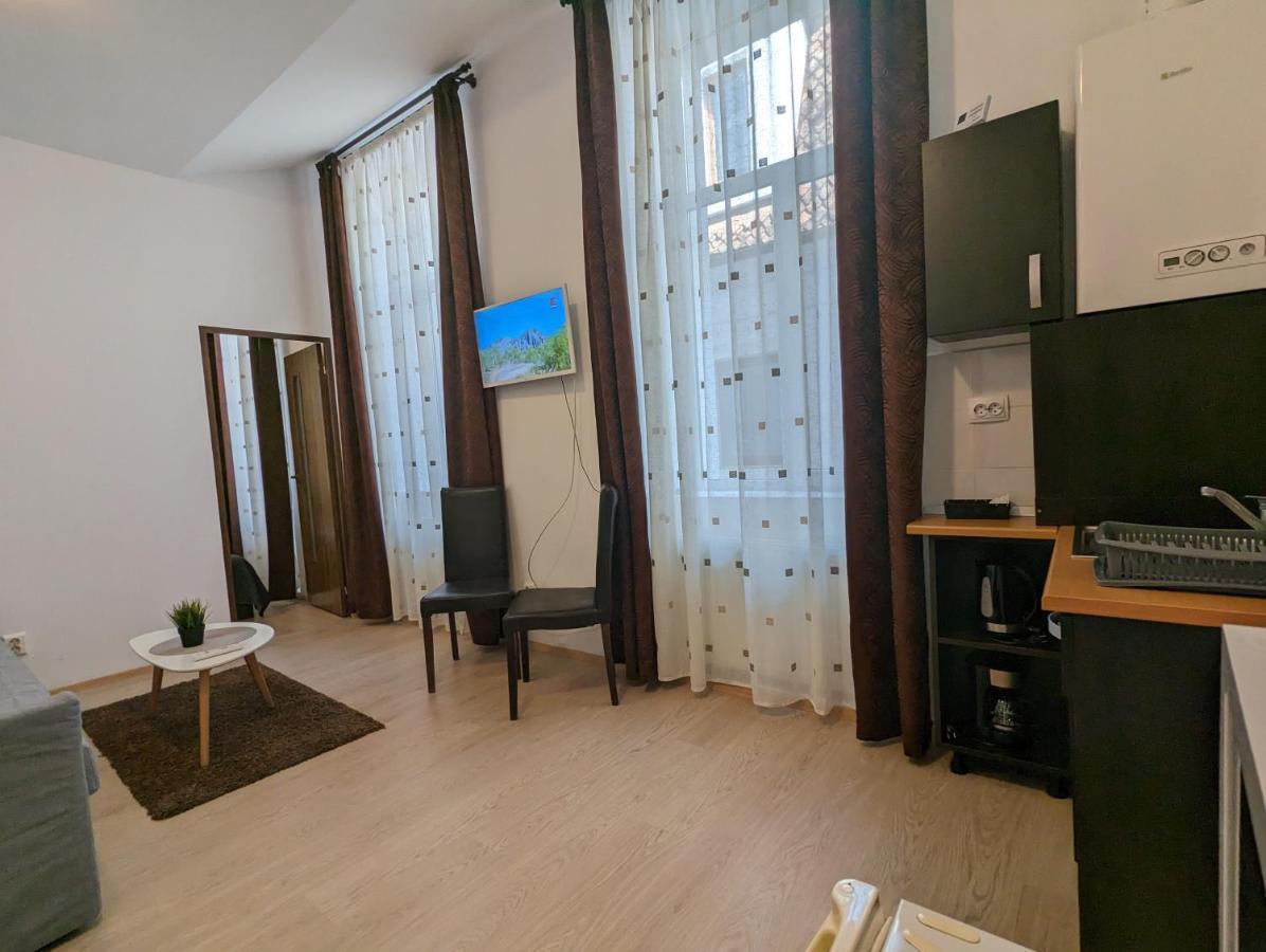 Key Apartments In Main Square Braşov Exterior foto